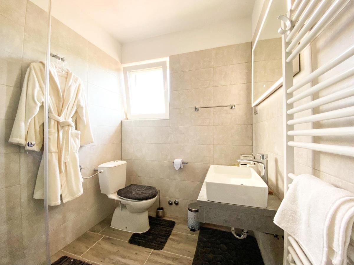 Apartmani Fenestra オトチャッツ エクステリア 写真