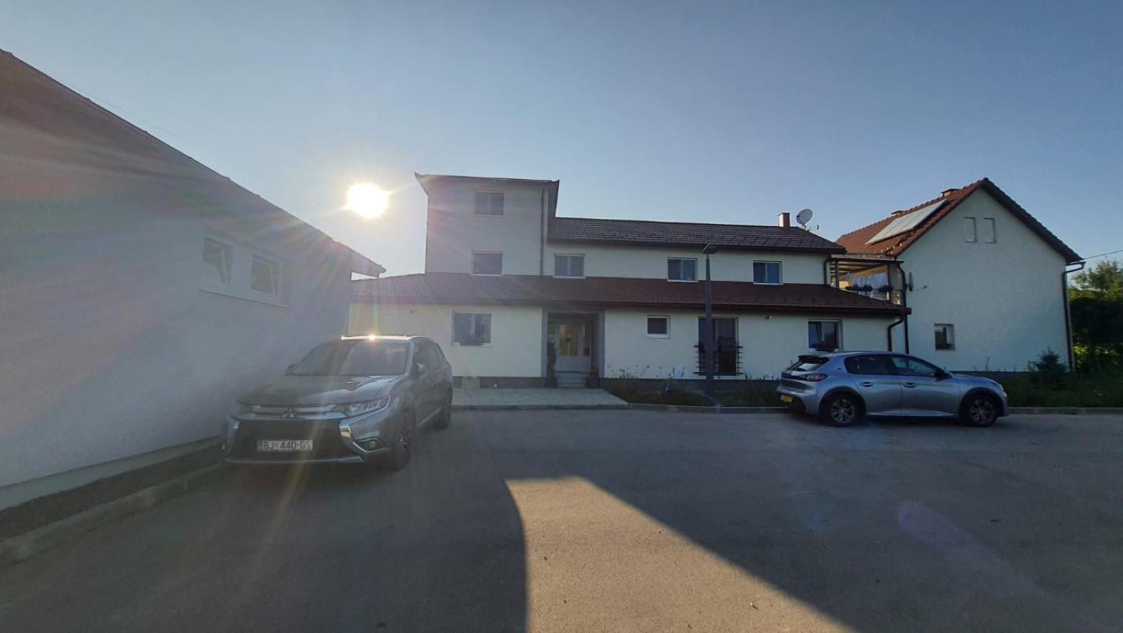 Apartmani Fenestra オトチャッツ エクステリア 写真